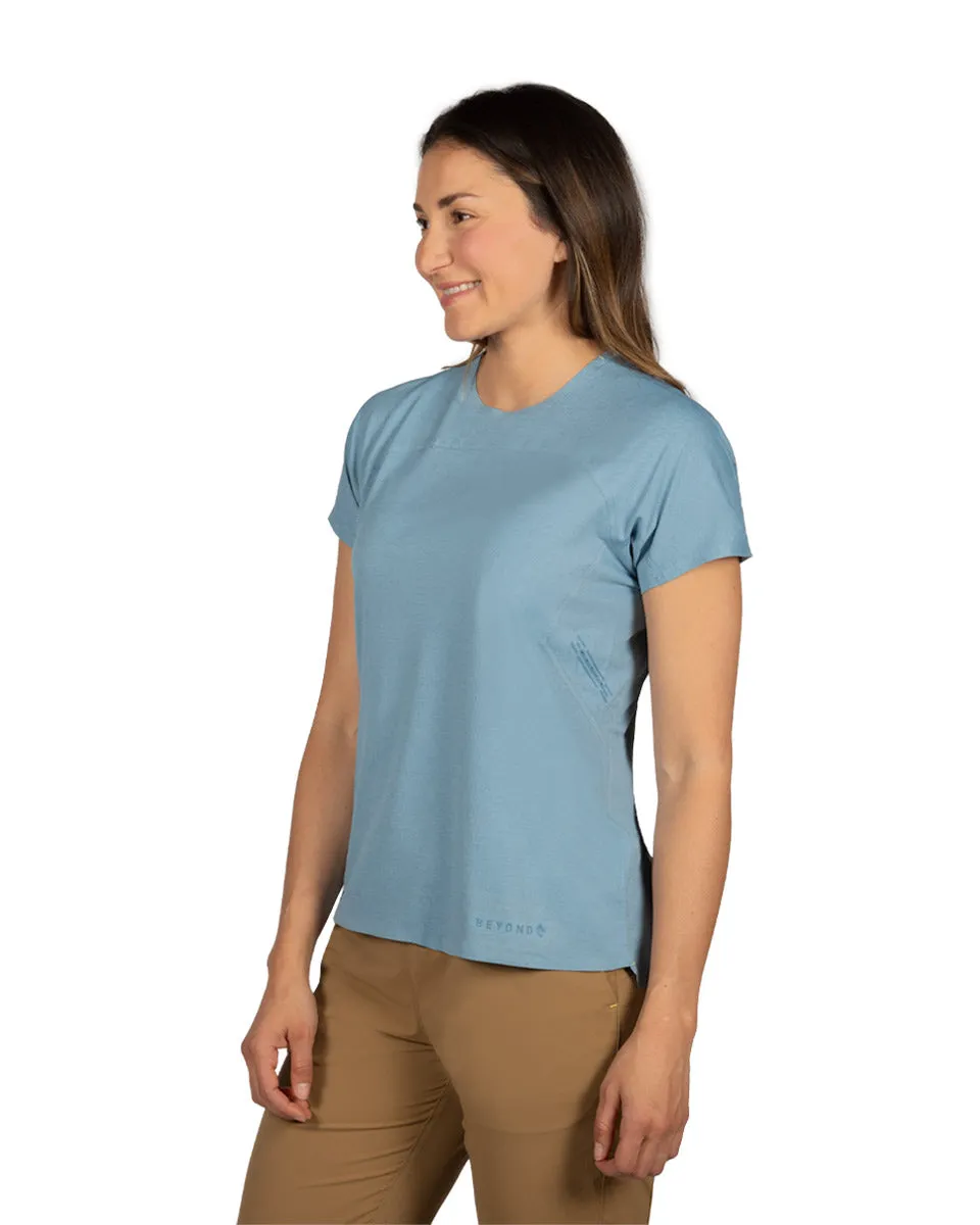 Women's Feathers Short Sleeve Tech-T